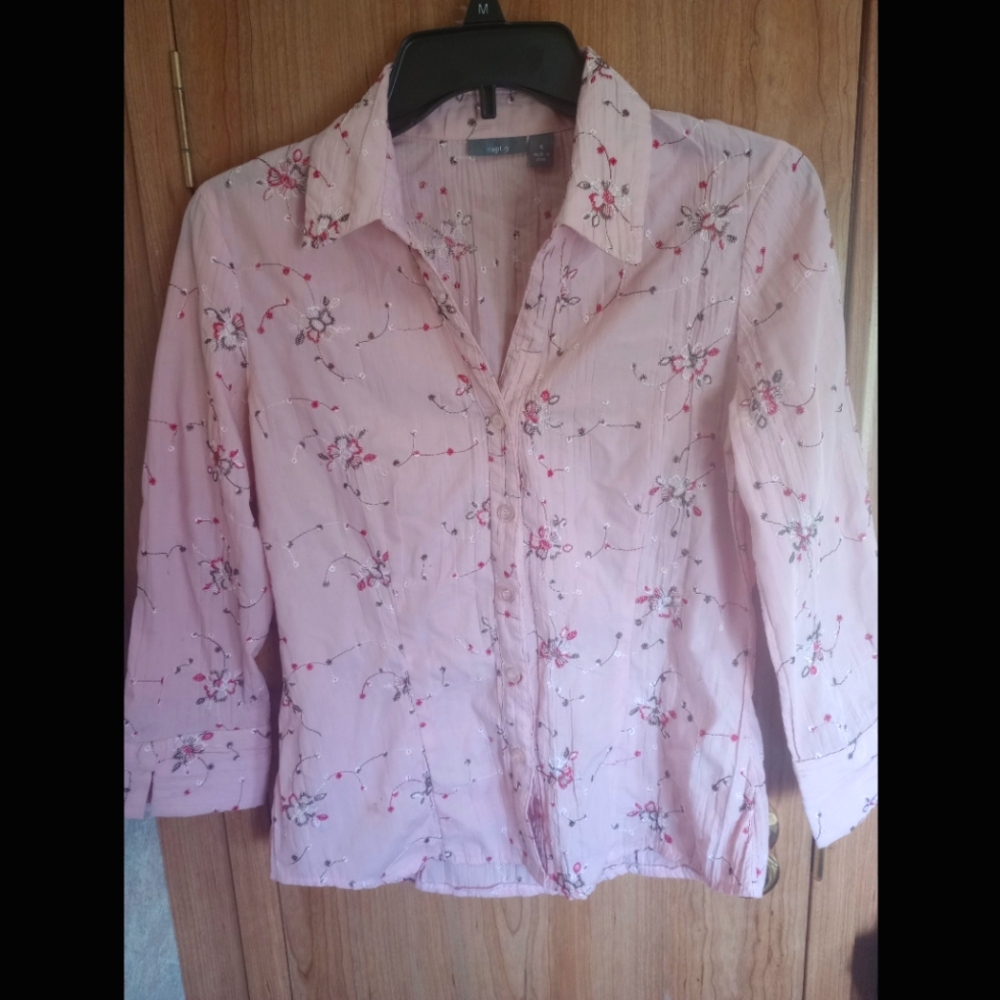 Apt. 9 Pink Floral Button Up Top, Small, 3/4 Sleeves
